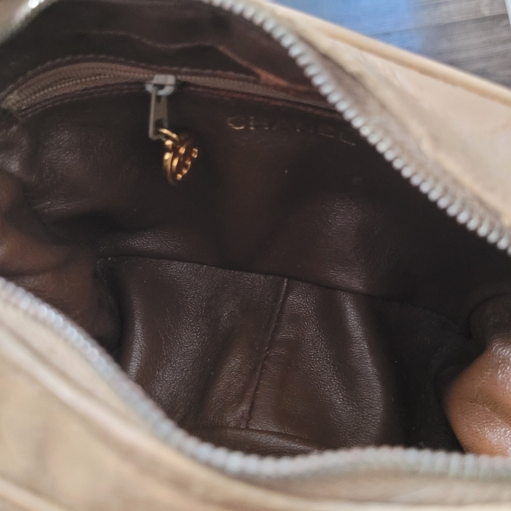 Chanel vintage tan quilted tassle flap bag - Picture 11 of 14
